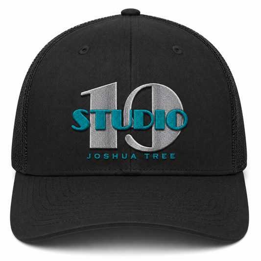 STUDIO 19 BLACK DELTA FLEX FIT HAT